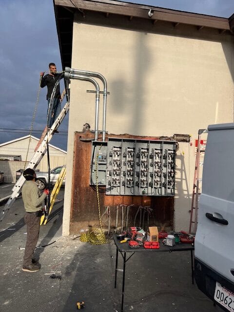 Downey CA 600amp 20meter service installation